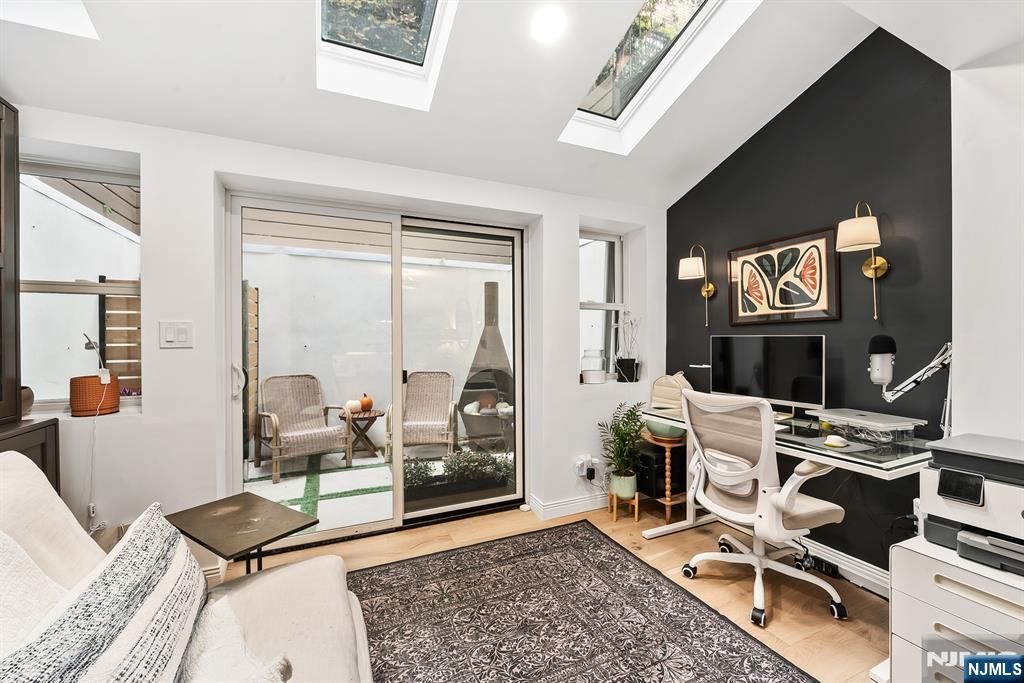 Hoboken, New Jersey, 07030, United States, 1 Bedroom Bedrooms, ,2 BathroomsBathrooms,Residential,For Sale,1987541