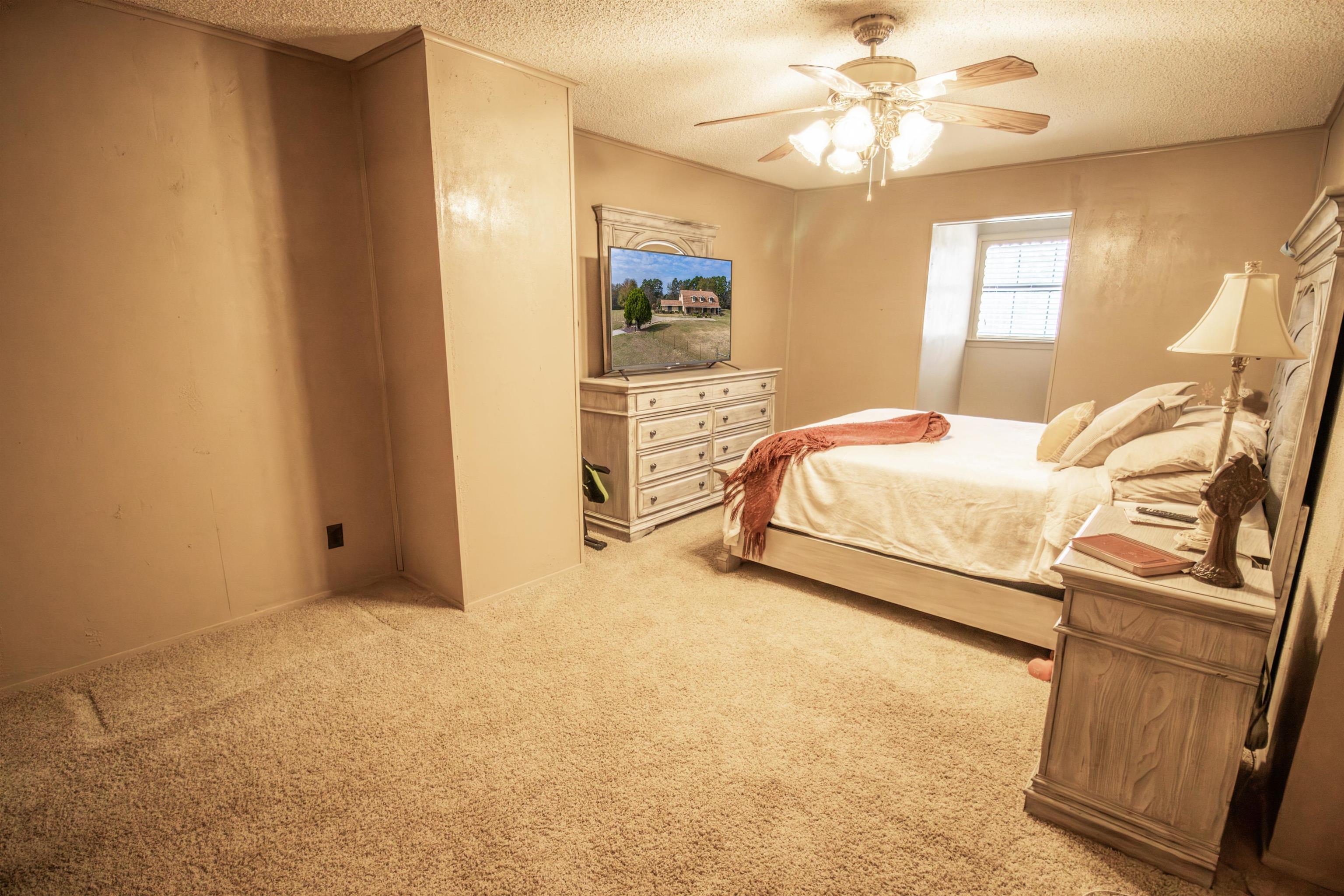 Marshall, Texas, 75670, United States, 5 Bedrooms Bedrooms, ,4 BathroomsBathrooms,Residential,For Sale,1996423