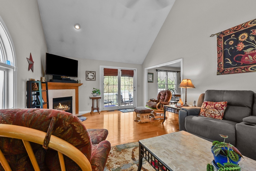 Attleboro, Massachusetts, 02703, United States, 4 Bedrooms Bedrooms, ,4 BathroomsBathrooms,Residential,For Sale,1880500
