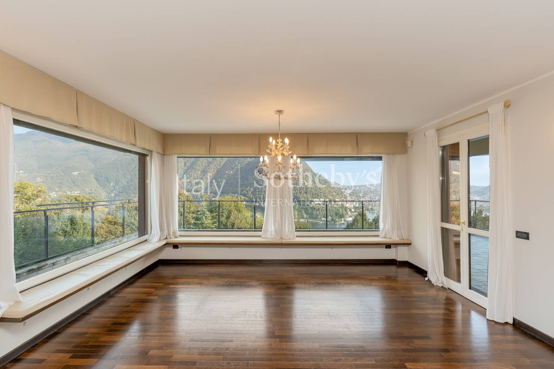  Prestigious modern villa with lake view - 物件實景