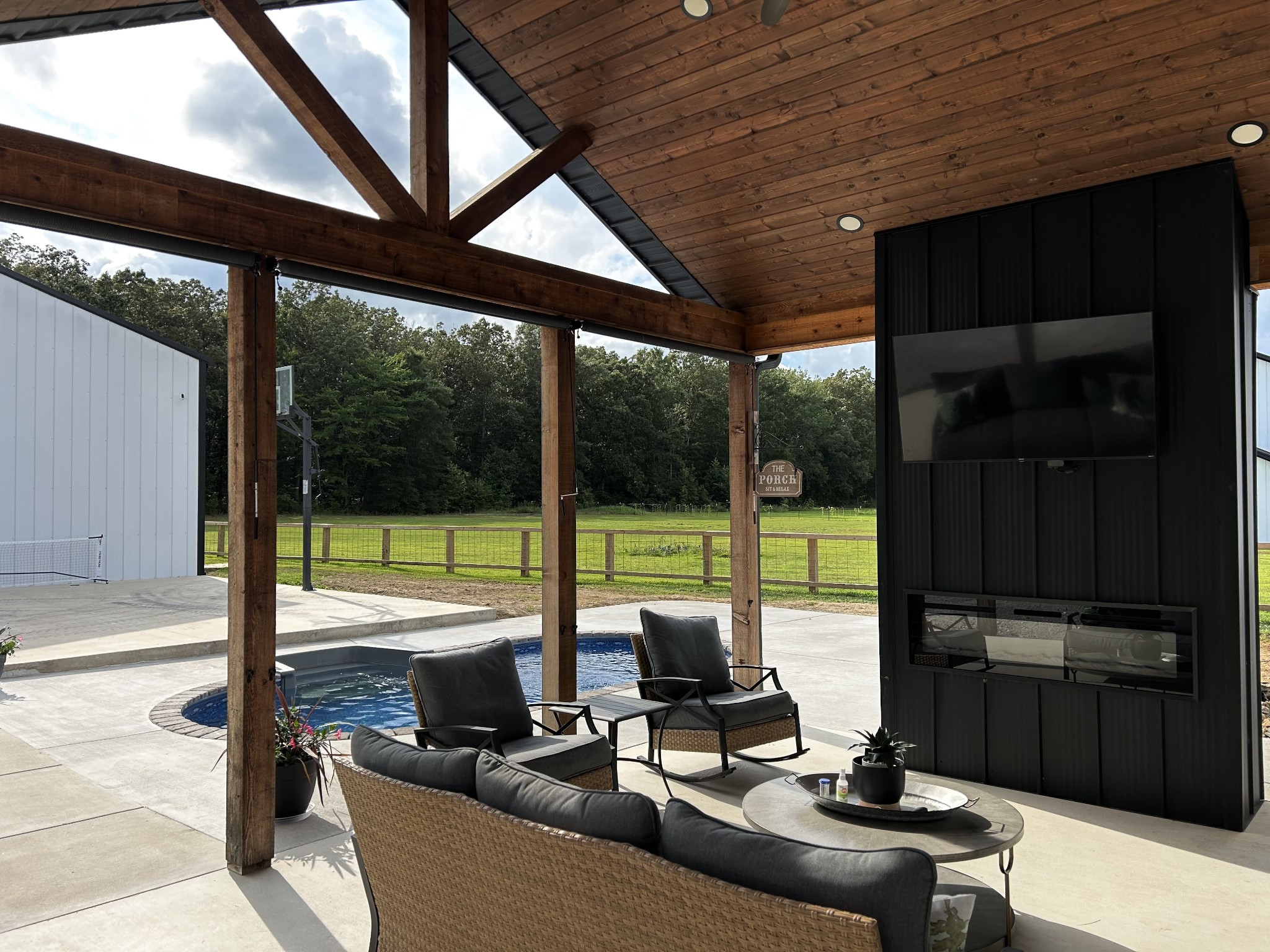 Manchester, Tennessee, 37355, United States, 4 Bedrooms Bedrooms, ,3 BathroomsBathrooms,Residential,For Sale,2015723