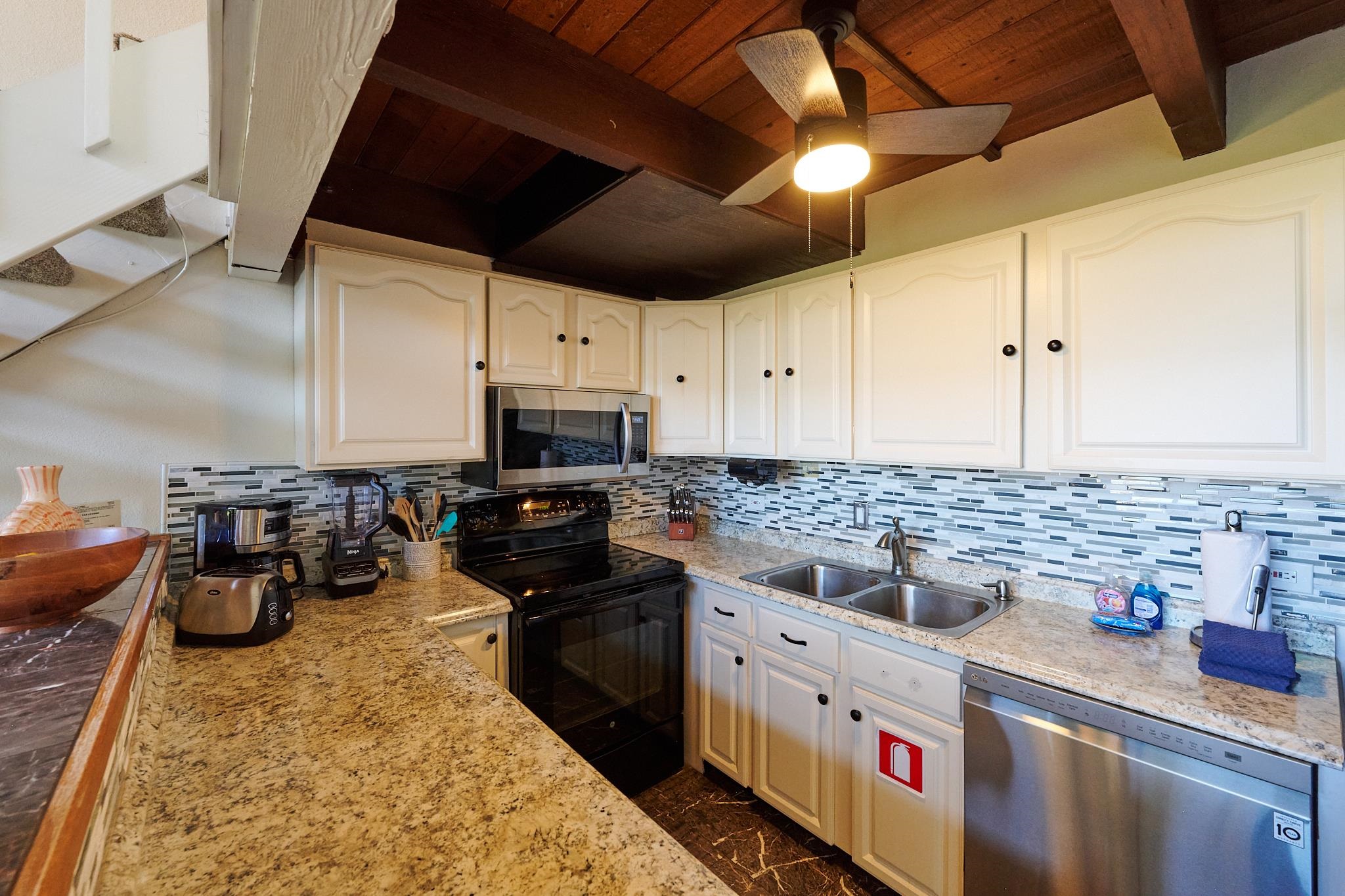 Kihei, Hawaii, 96753, United States, 2 Bedrooms Bedrooms, ,1 BathroomBathrooms,Residential,For Sale,1998368