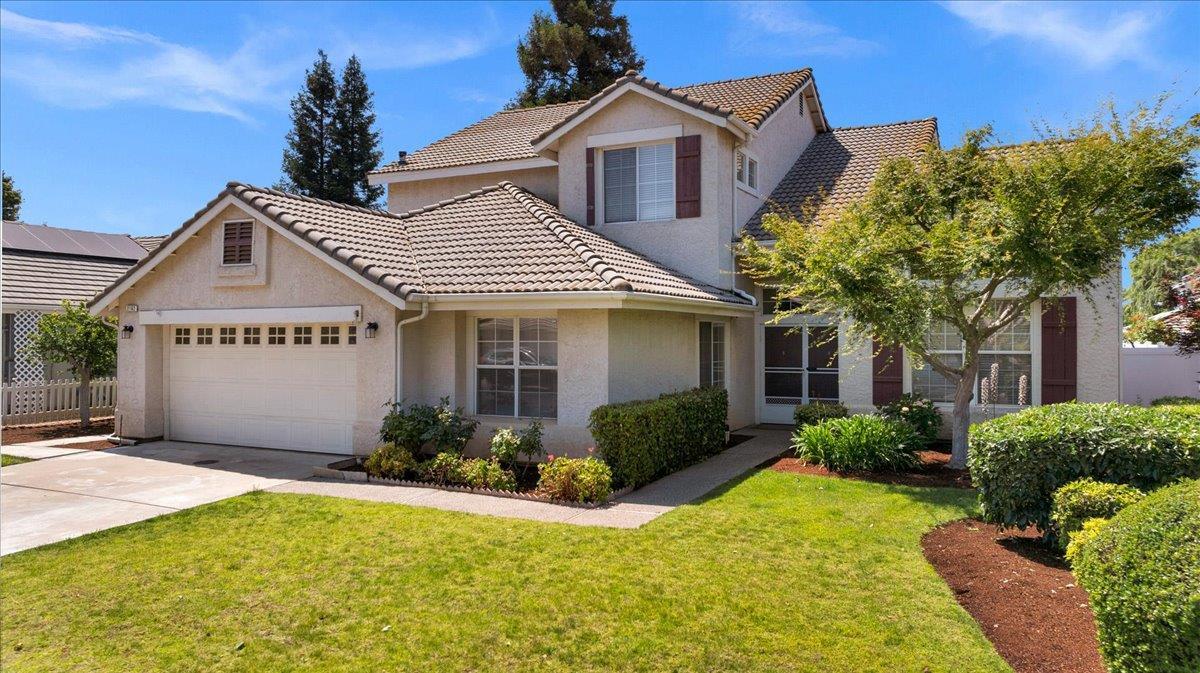 Clovis, California, 93611, United States, 5 Bedrooms Bedrooms, ,3 BathroomsBathrooms,Residential,For Sale,1924098