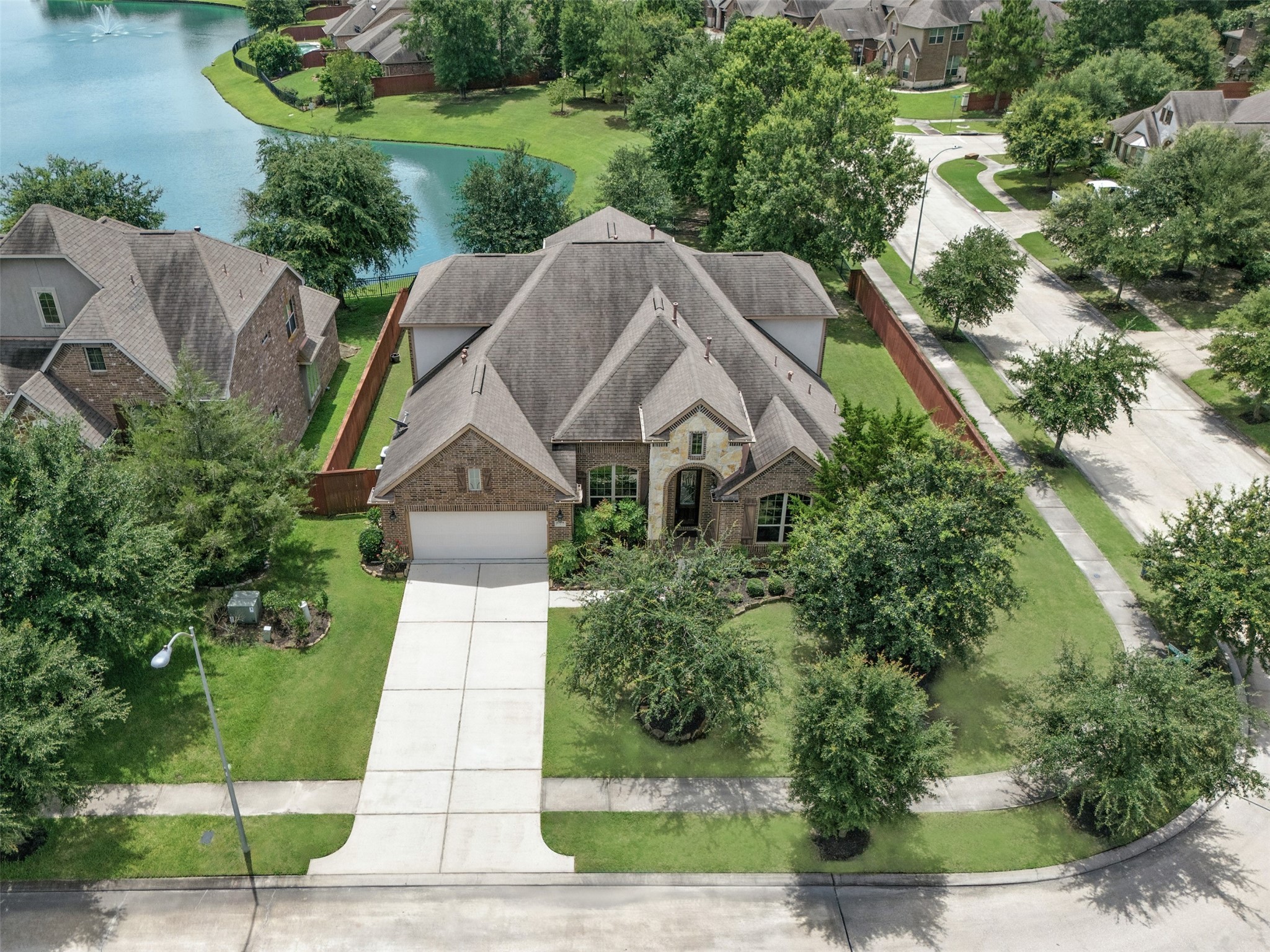 Kingwood, Texas, 77365, United States, 4 Bedrooms Bedrooms, ,5 BathroomsBathrooms,Residential,For Sale,1901470