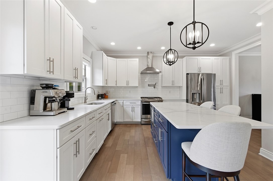 Collier Twp, Pennsylvania, 15205, United States, 4 Bedrooms Bedrooms, ,4 BathroomsBathrooms,Residential,For Sale,1994329