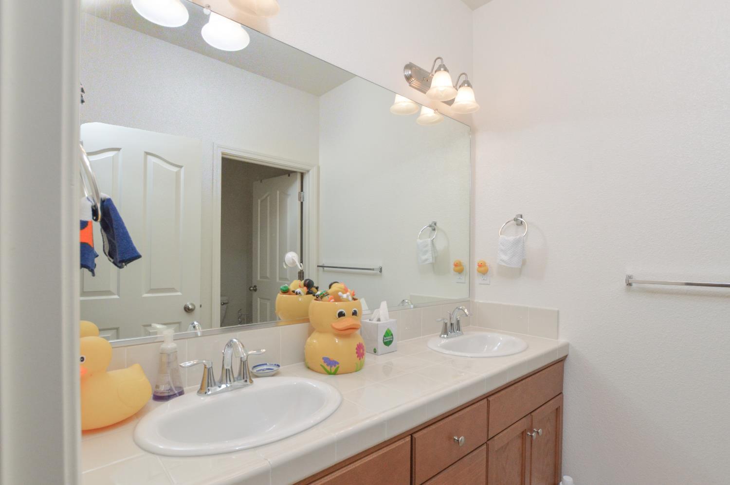 Clovis, California, 93619, United States, 4 Bedrooms Bedrooms, ,2 BathroomsBathrooms,Residential,For Sale,1873702