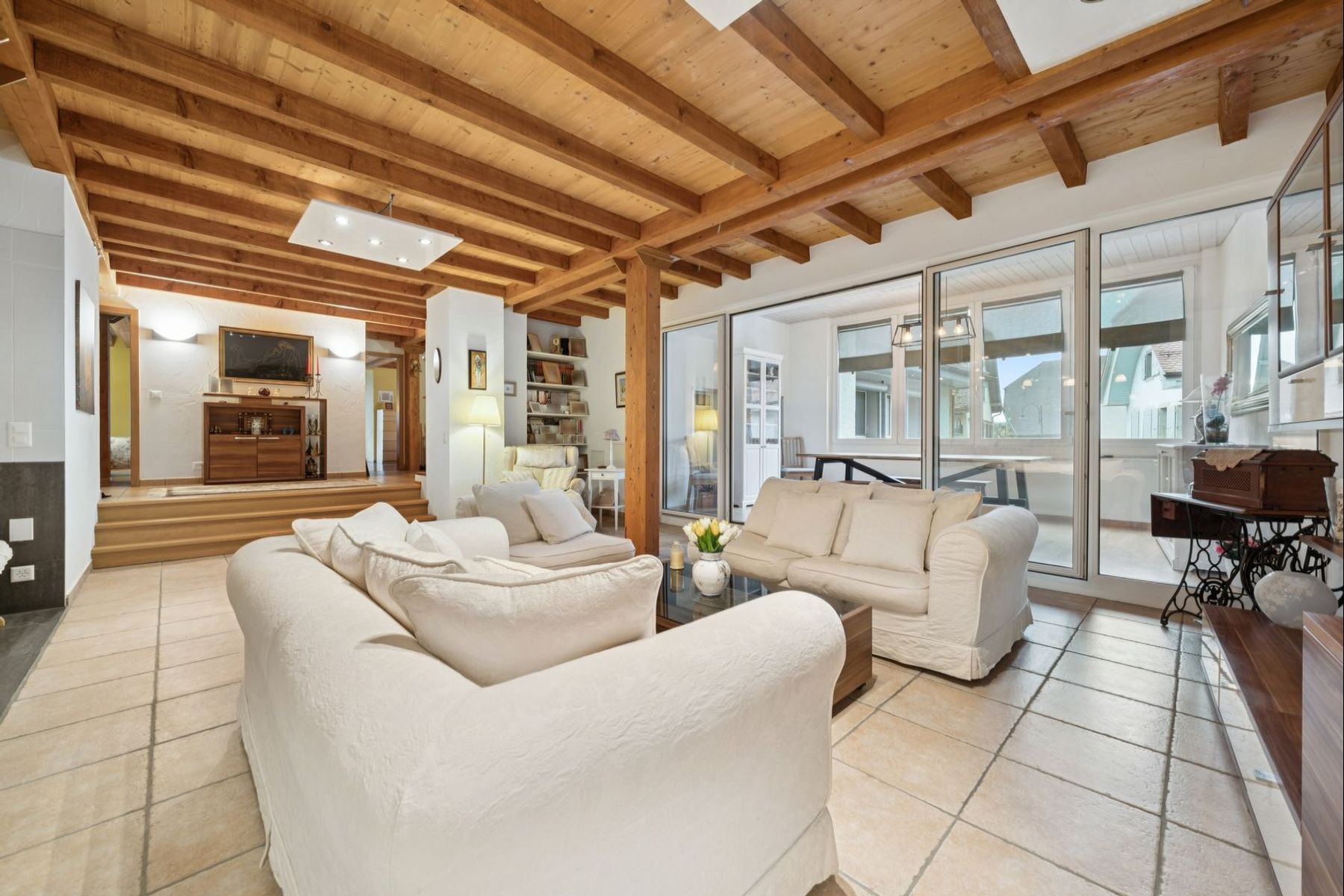  Spacious 4.5-room apartment with loggia in Champagne - 物件實景