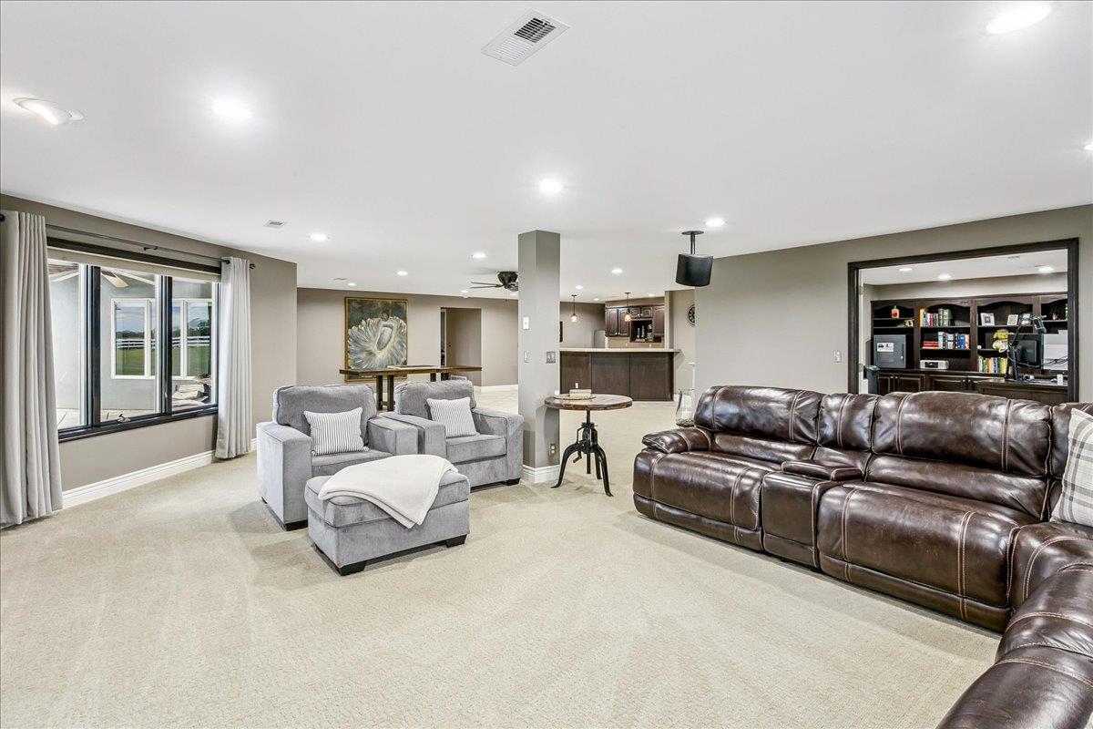 Augusta, Kansas, 67010, United States, 4 Bedrooms Bedrooms, ,4 BathroomsBathrooms,Residential,For Sale,1942309