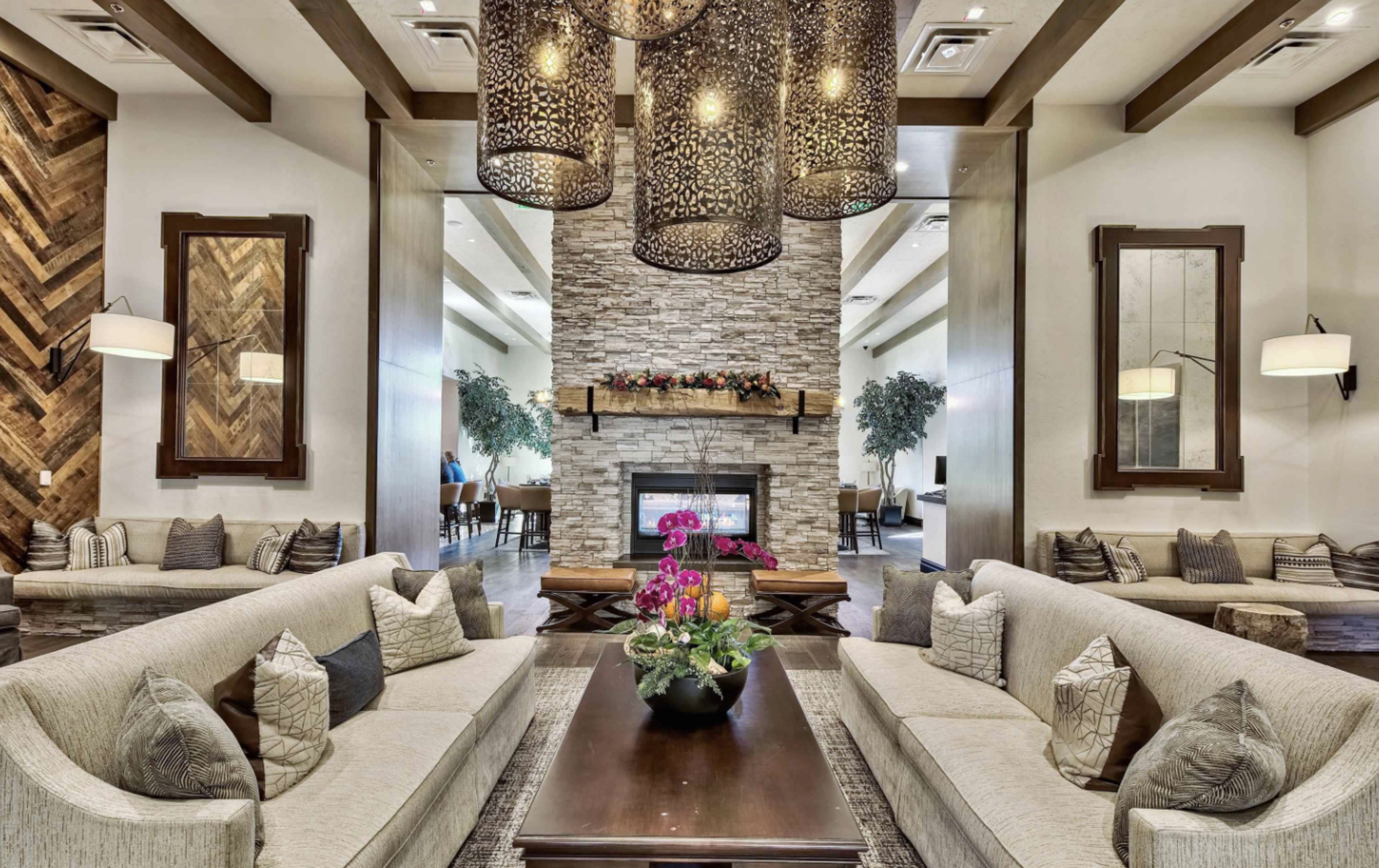  Montreux’s Only One: Luxury Custom Design Build with Outdoor Elegance - 物件實景