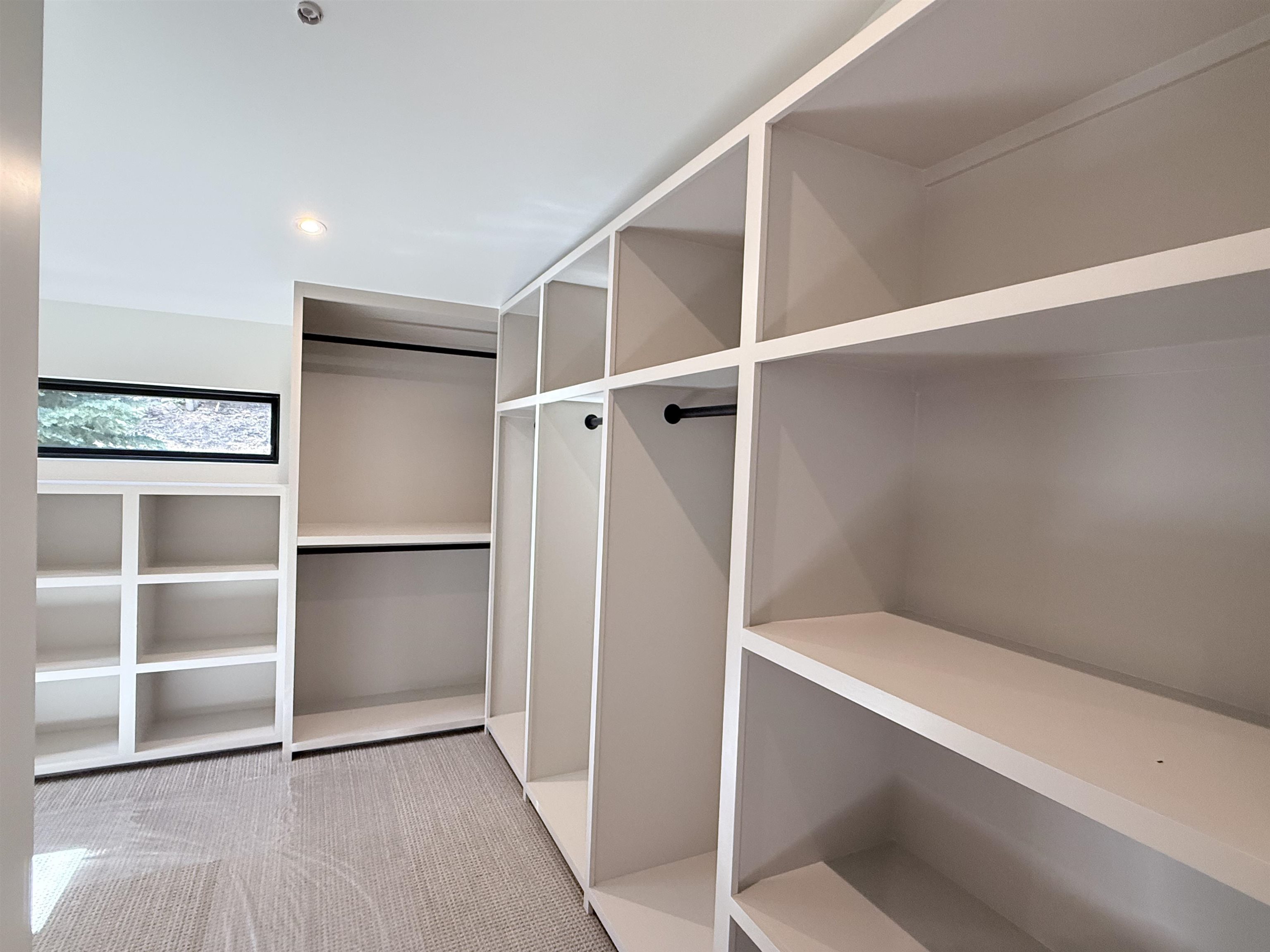 Truckee, California, 96161, United States, 5 Bedrooms Bedrooms, ,5 BathroomsBathrooms,Residential,For Sale,1992888