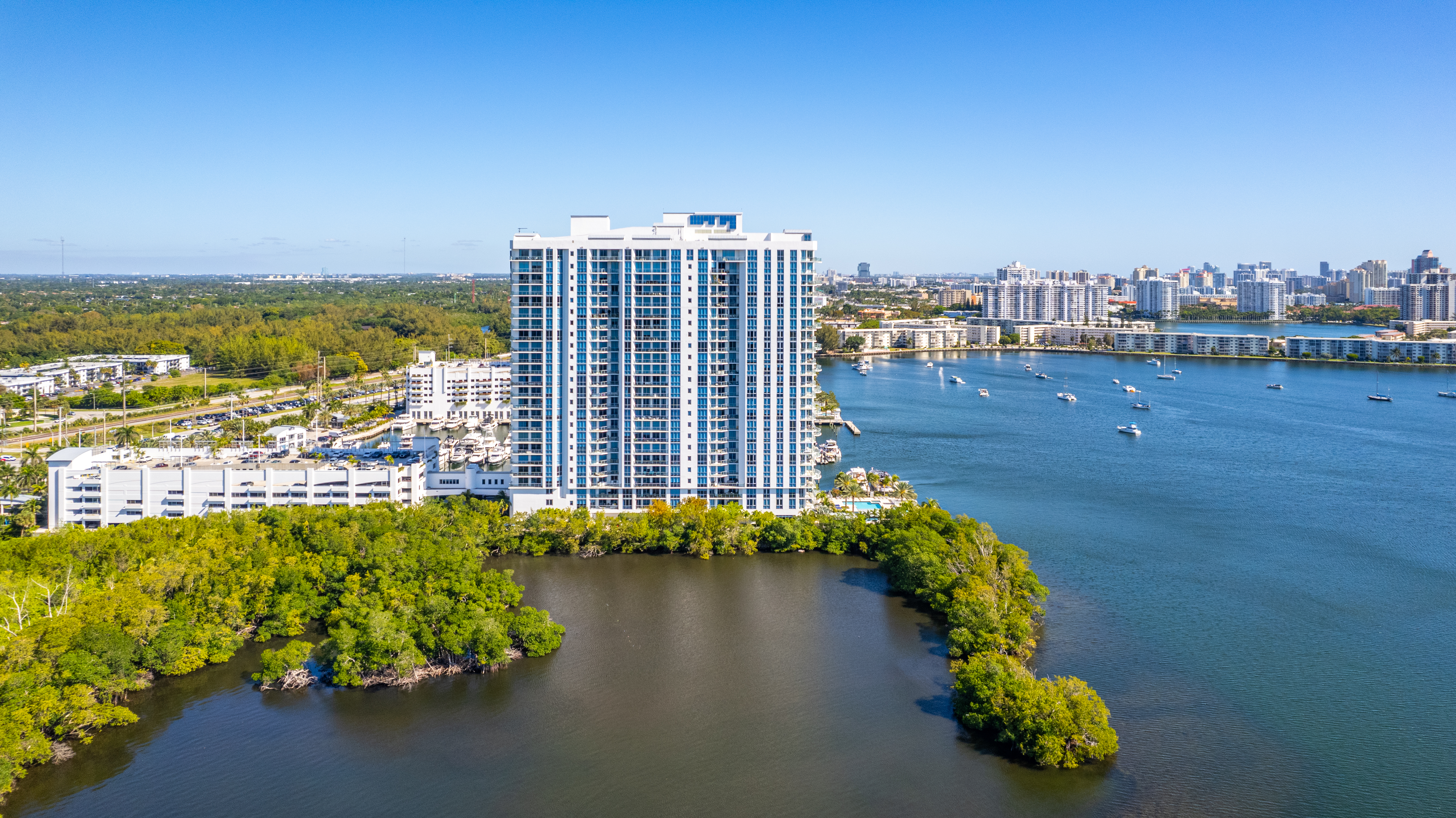  17111 Biscayne Blvd, North Miami Beach, FL, 33160 - 物件實景