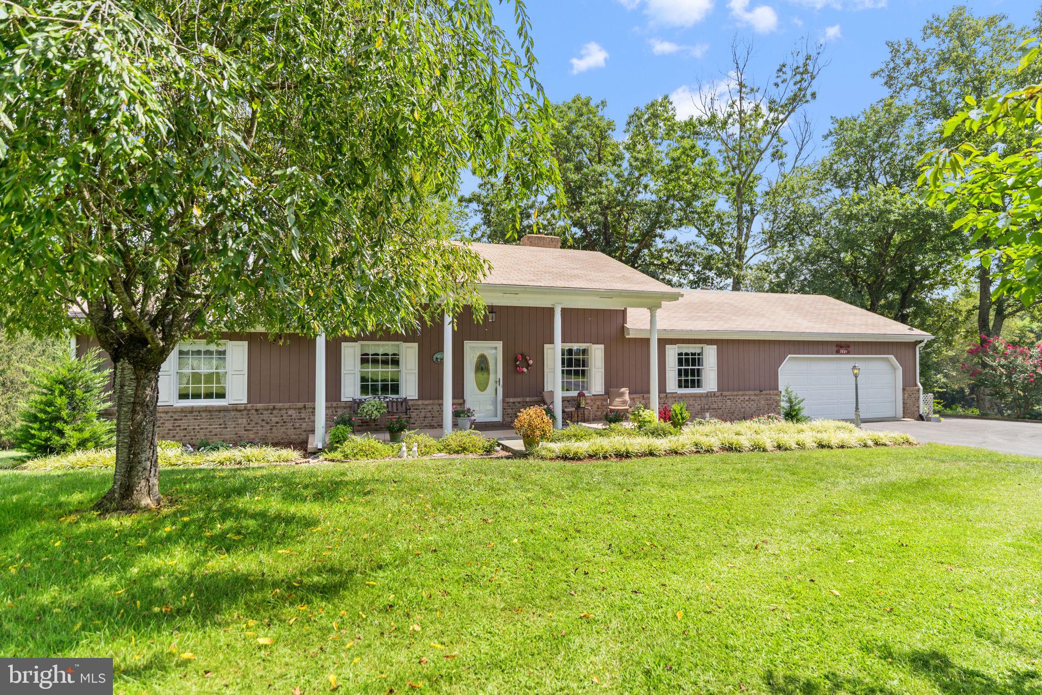Marshall, Virginia, 20115, United States, 3 Bedrooms Bedrooms, ,2 BathroomsBathrooms,Residential,For Sale,1937903