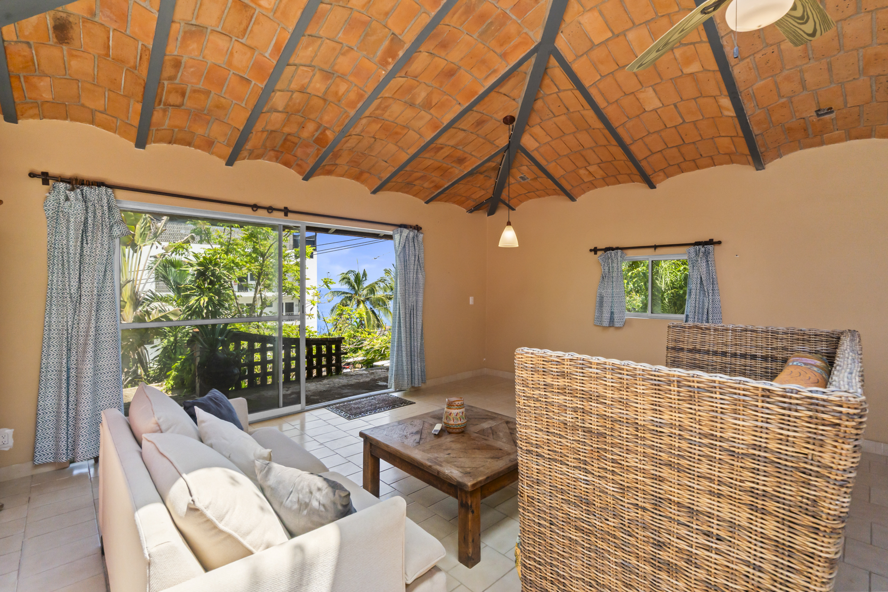  Casa Arena y Sol  Home for renovation one block from Sayulita Beach - 物件實景