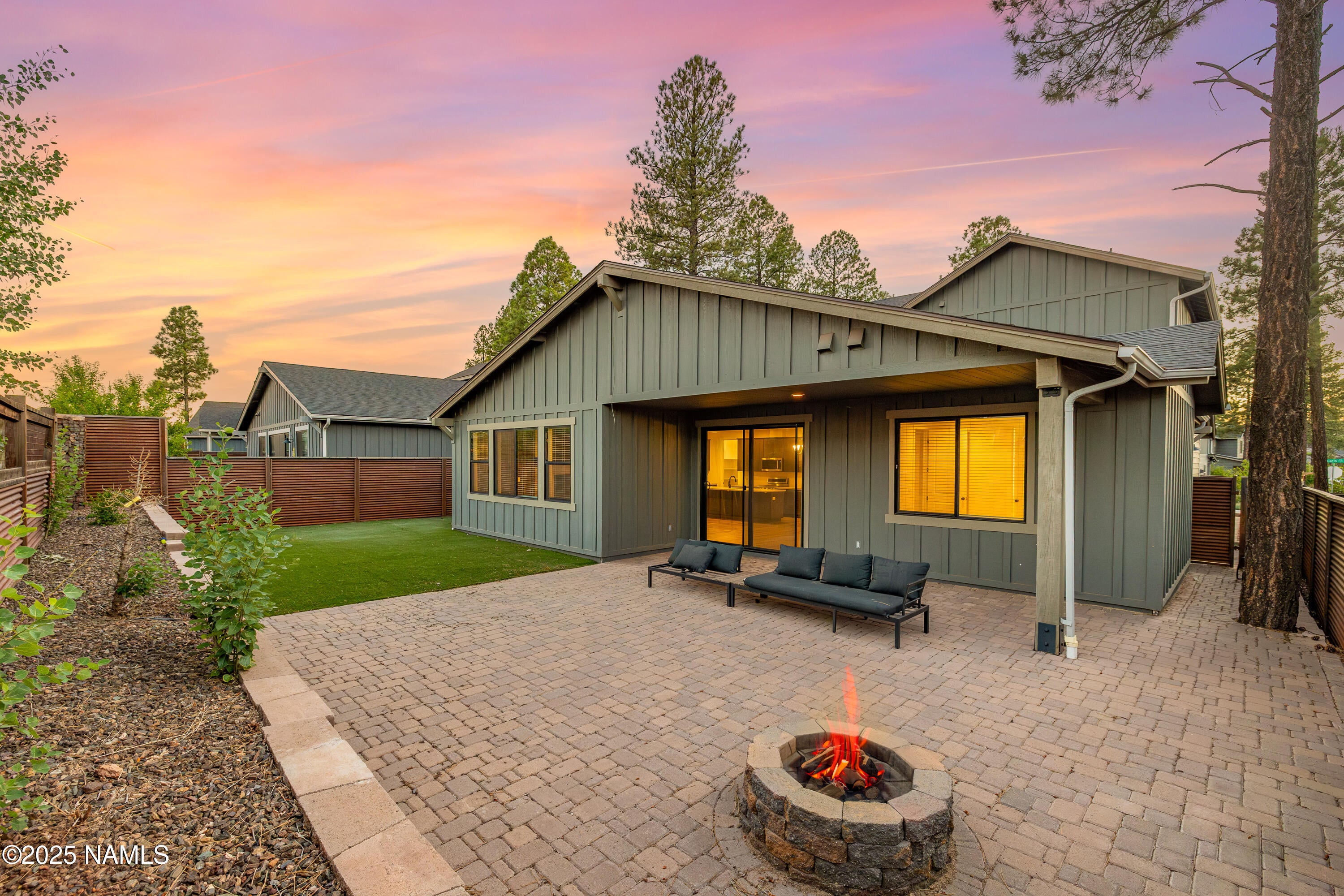 Flagstaff, Arizona, 86001, United States, 5 Bedrooms Bedrooms, ,4 BathroomsBathrooms,Residential,For Sale,1902555
