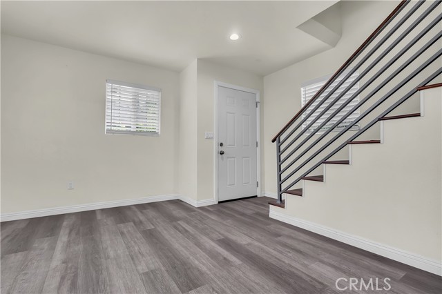 Los Angeles, California, 90062, United States, 5 Bedrooms Bedrooms, ,Residential,For Sale,1975907