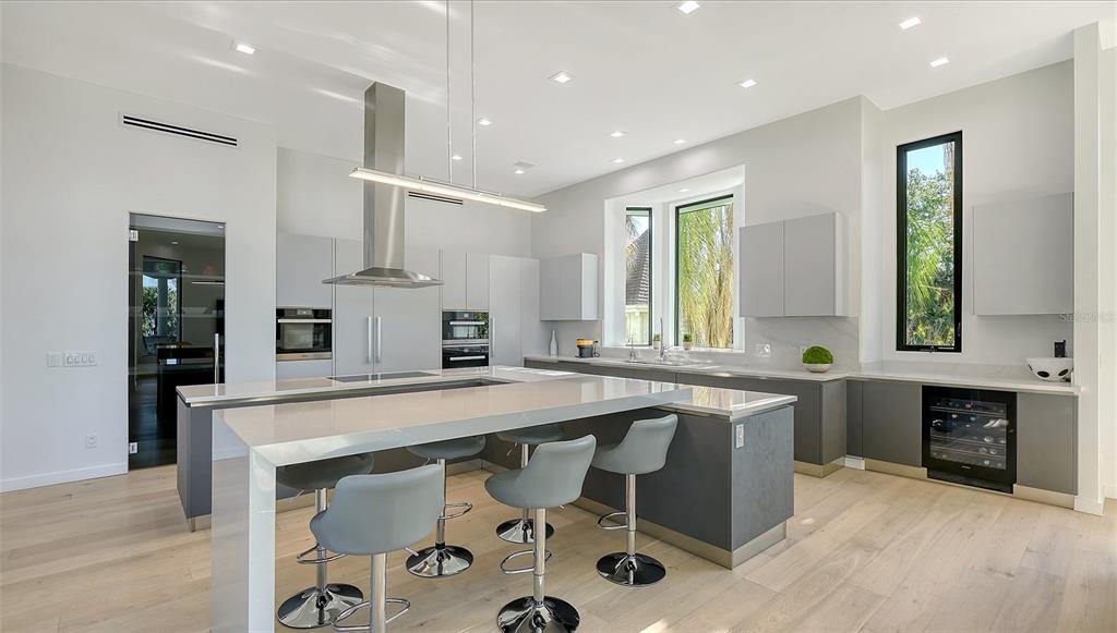 Sarasota, Florida, 34239, United States, 4 Bedrooms Bedrooms, ,7 BathroomsBathrooms,Residential,For Sale,1759750