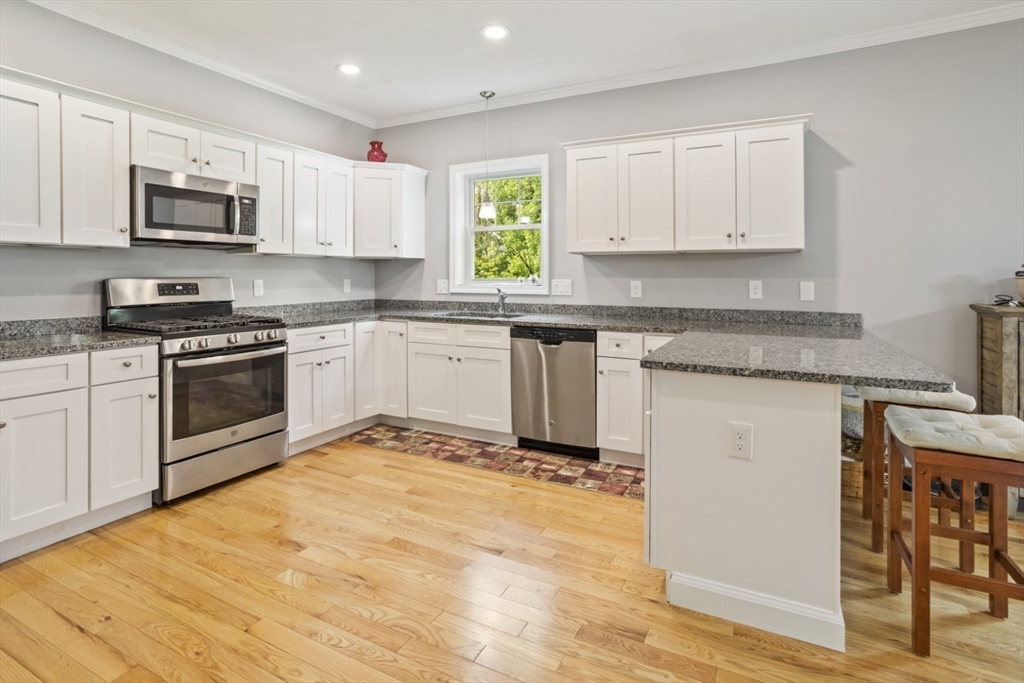 Haverhill, Massachusetts, 01832, United States, 3 Bedrooms Bedrooms, ,3 BathroomsBathrooms,Residential,For Sale,1879402