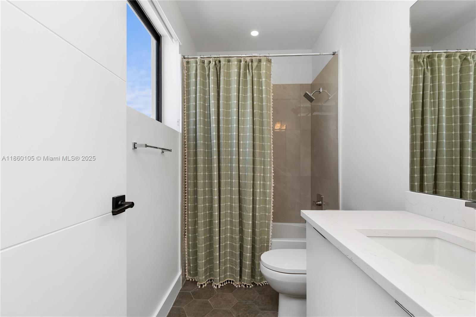 Fort Lauderdale, Florida, 33316, United States, 3 Bedrooms Bedrooms, ,4 BathroomsBathrooms,Residential,For Sale,1974975