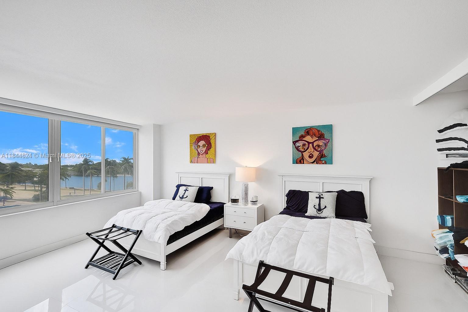 Miami Beach, Florida, 33140, United States, 2 Bedrooms Bedrooms, ,2 BathroomsBathrooms,Residential,For Sale,1907314
