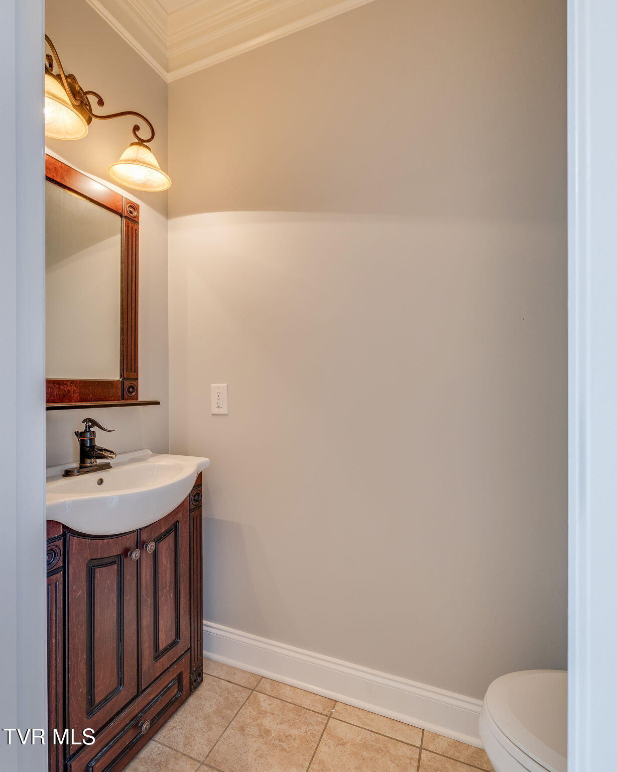 Kingsport, Tennessee, 37660, United States, 3 Bedrooms Bedrooms, ,4 BathroomsBathrooms,Residential,For Sale,1984458