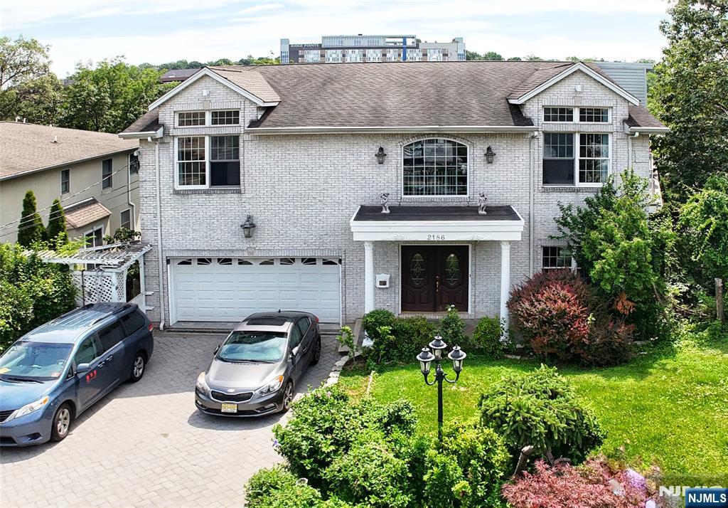 Fort Lee, New Jersey, 07024, United States, 5 Bedrooms Bedrooms, ,5 BathroomsBathrooms,Residential,For Sale,1942232