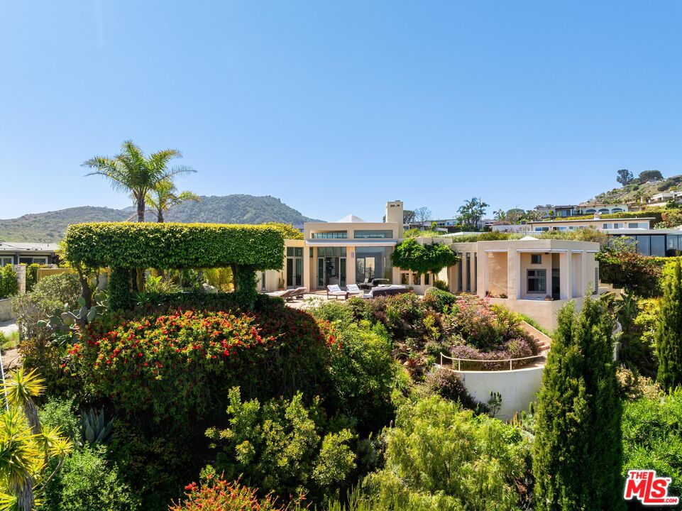 Pacific Palisades, California, 90272, United States, 4 Bedrooms Bedrooms, ,2 BathroomsBathrooms,Residential,For Sale,1770890