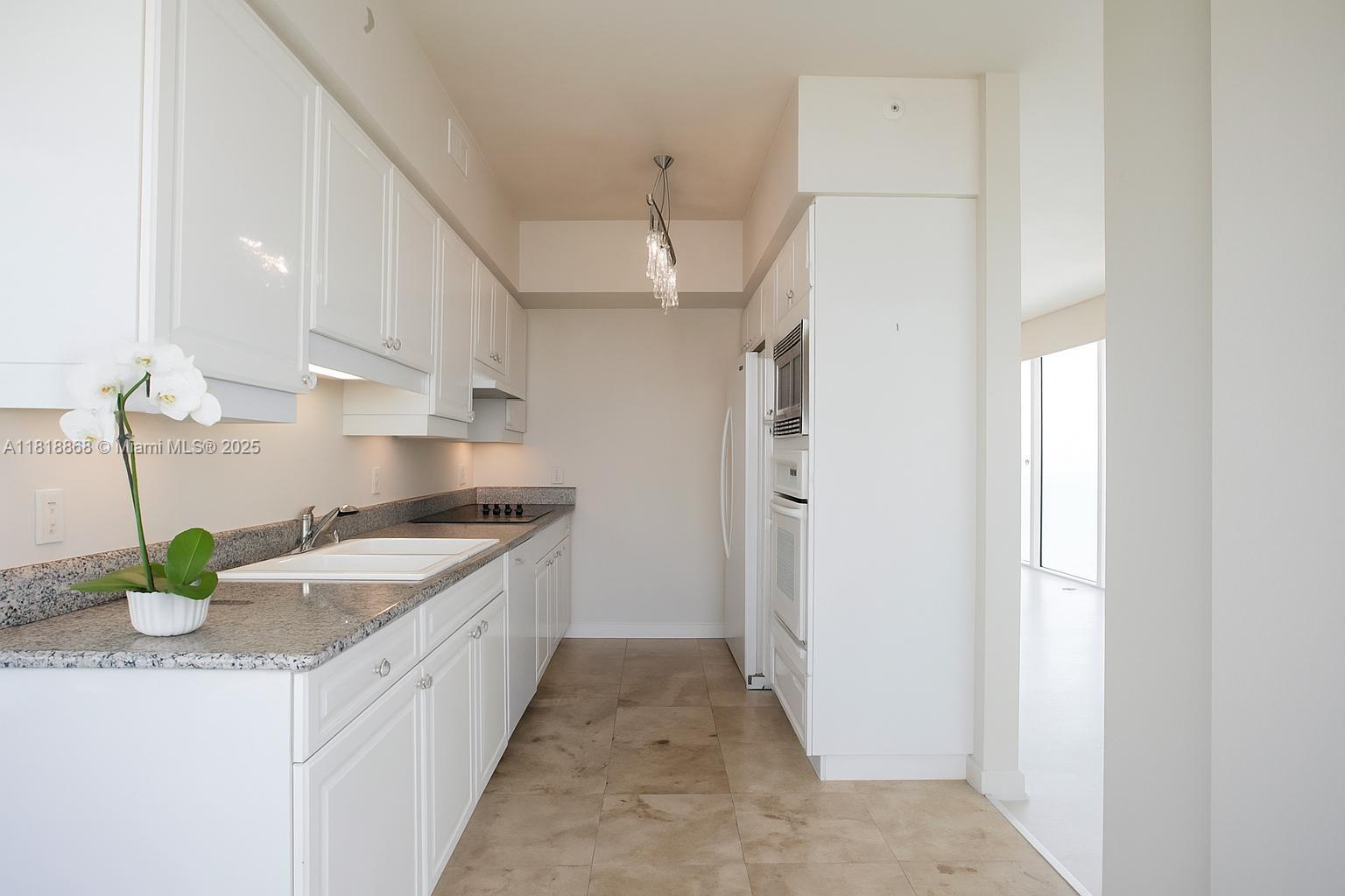 Miami Beach, Florida, 33140, United States, 2 Bedrooms Bedrooms, ,2 BathroomsBathrooms,Residential,For Sale,1849750