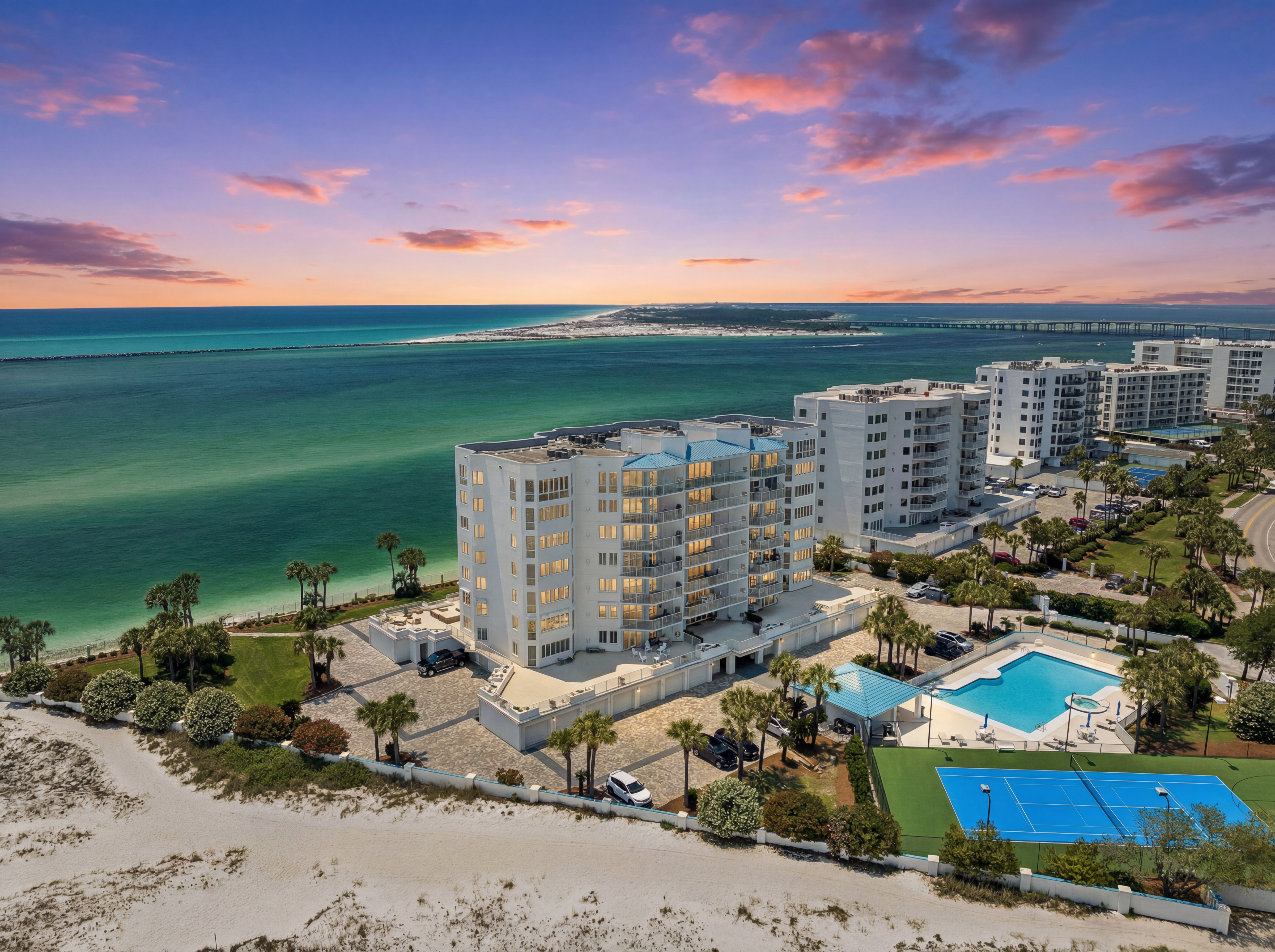  Rental-Restricted Waterfront Sanctuary with Private Beach & Panoramic Views - 物件實景