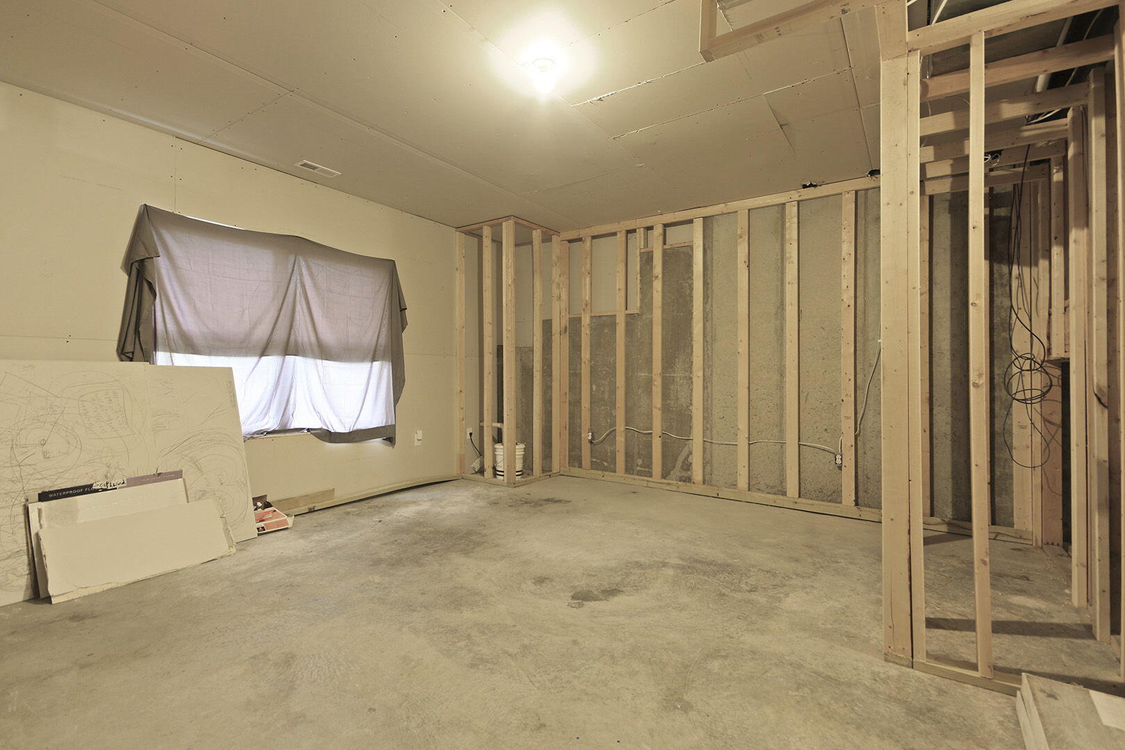 ASHLAND, Missouri, 65010, United States, 4 Bedrooms Bedrooms, ,3 BathroomsBathrooms,Residential,For Sale,1981891