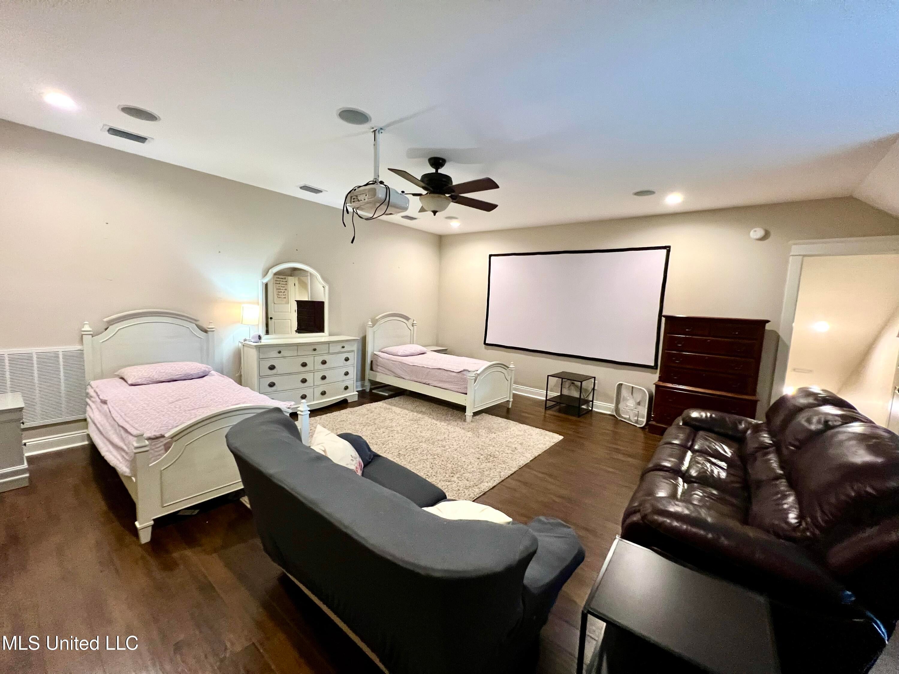 Lucedale, Mississippi, 39452, United States, 4 Bedrooms Bedrooms, ,3 BathroomsBathrooms,Residential,For Sale,1890543