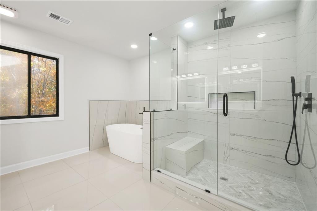 Snellville, Georgia, 30039, United States, 5 Bedrooms Bedrooms, ,4 BathroomsBathrooms,Residential,For Sale,1993862