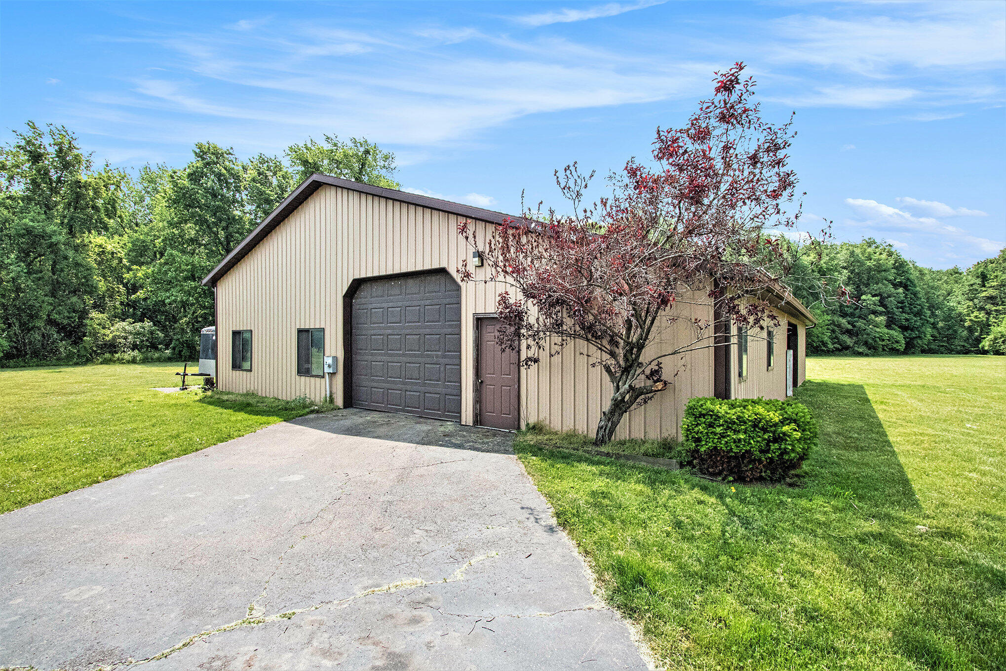 Niles, Michigan, 49120, United States, 2 Bedrooms Bedrooms, ,2 BathroomsBathrooms,Residential,For Sale,1979115