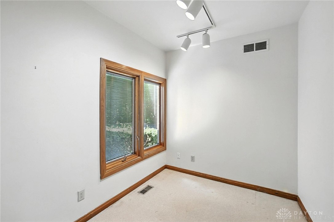 Sugarcreek Twp, Ohio, 45440, United States, 4 Bedrooms Bedrooms, ,5 BathroomsBathrooms,Residential,For Sale,1902150