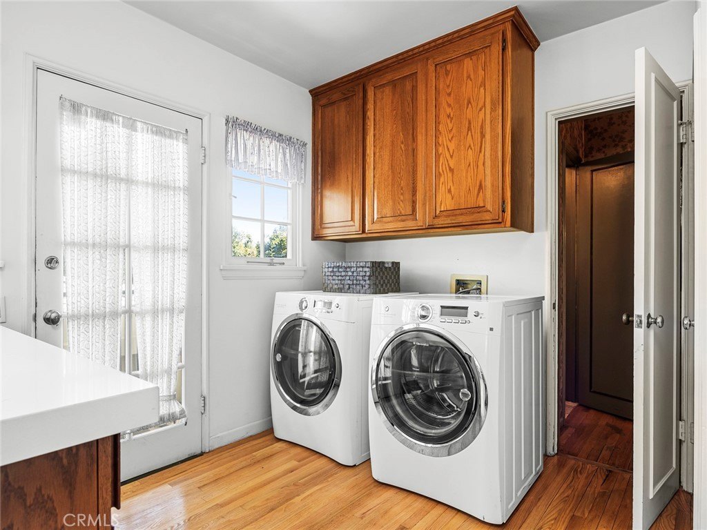 Glendale, California, 91207, United States, 4 Bedrooms Bedrooms, ,3 BathroomsBathrooms,Residential,For Sale,1910492