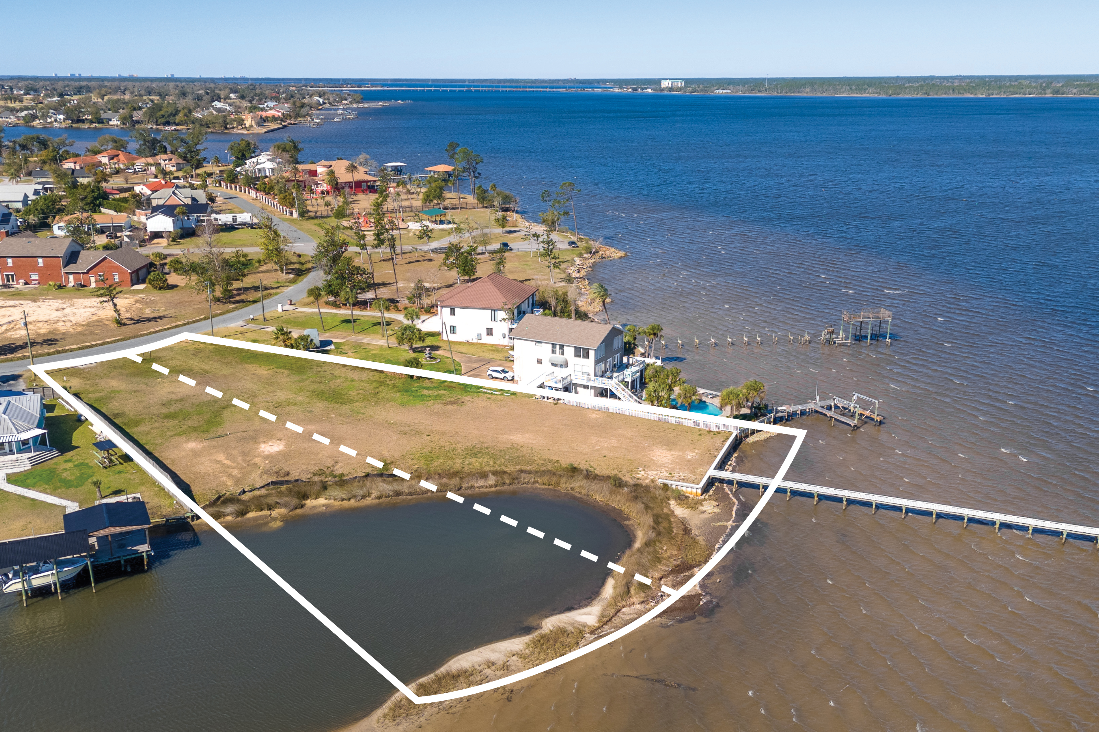  Expansive Bayfront Estate Lot With Private Island Cove - 物件實景