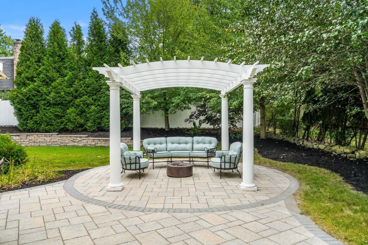 Manchester, New Hampshire, 03104, United States, 4 Bedrooms Bedrooms, ,3 BathroomsBathrooms,Residential,For Sale,1934324