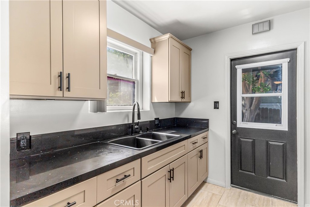Arcadia, California, 91006, United States, 2 Bedrooms Bedrooms, ,1 BathroomBathrooms,Residential,For Sale,1792719