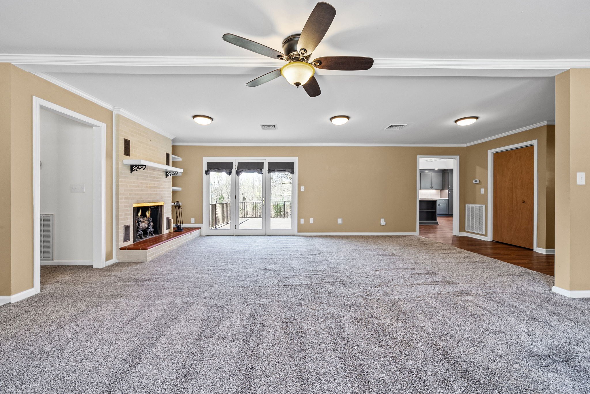 Clarksville, Tennessee, 37040, United States, 2 Bedrooms Bedrooms, ,2 BathroomsBathrooms,Residential,For Sale,2030332