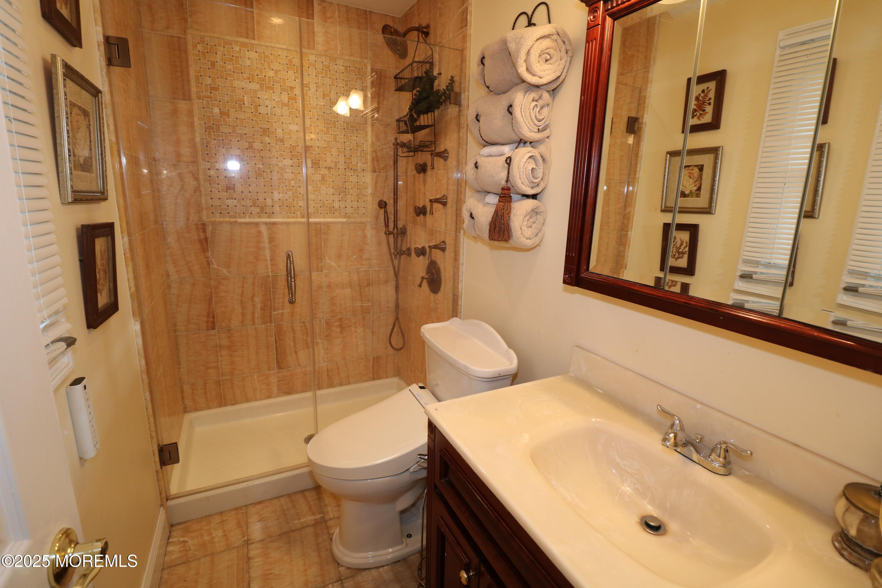 Aberdeen, New Jersey, 07747, United States, 3 Bedrooms Bedrooms, ,2 BathroomsBathrooms,Residential,For Sale,1992431