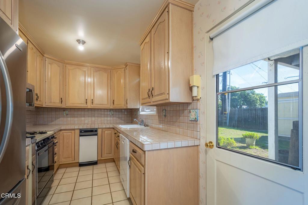 Fillmore, California, 93015, United States, 4 Bedrooms Bedrooms, ,2 BathroomsBathrooms,Residential,For Sale,1998907