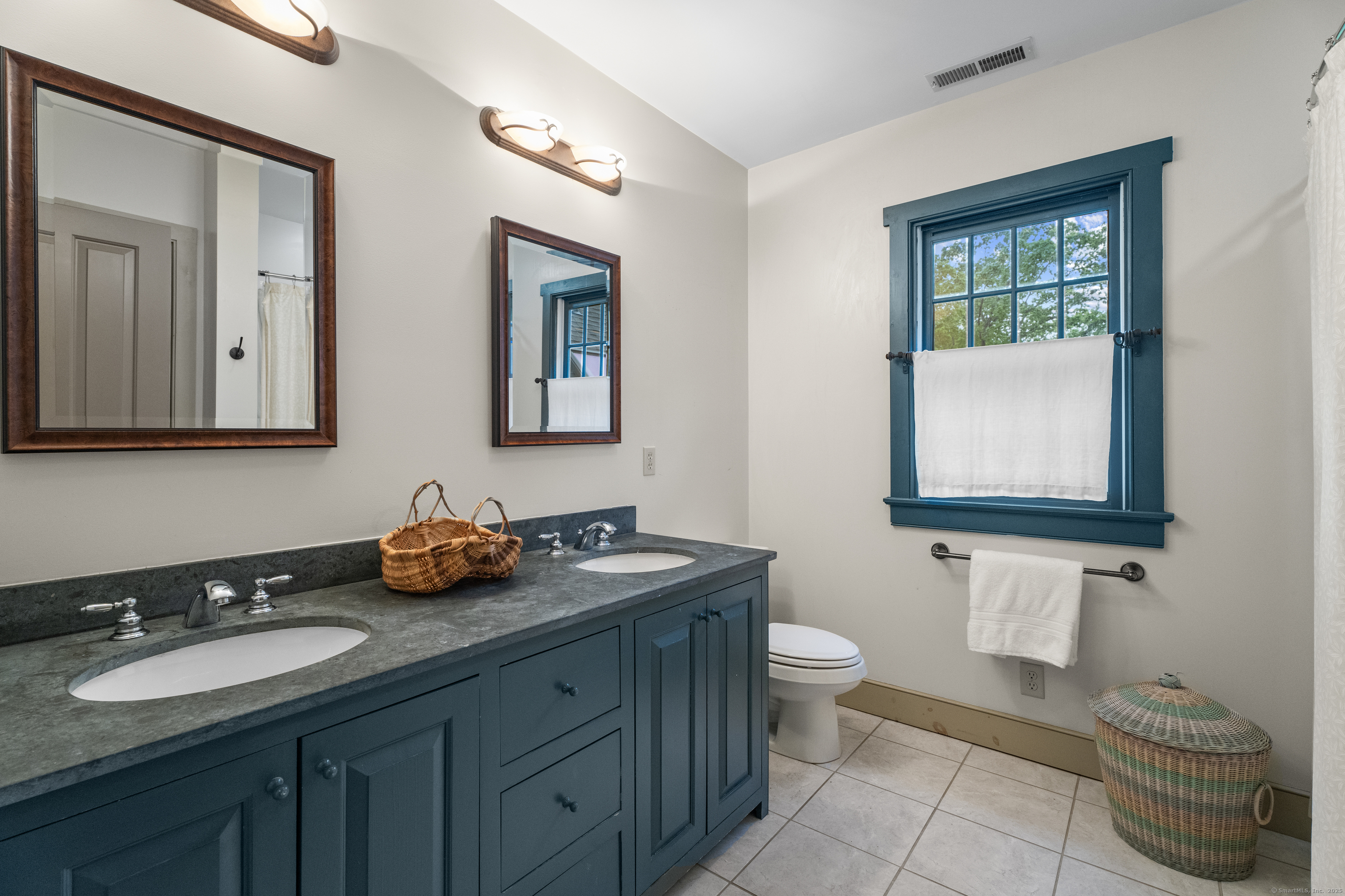 East Haddam, Connecticut, 06423, United States, 4 Bedrooms Bedrooms, ,4 BathroomsBathrooms,Residential,For Sale,1837014