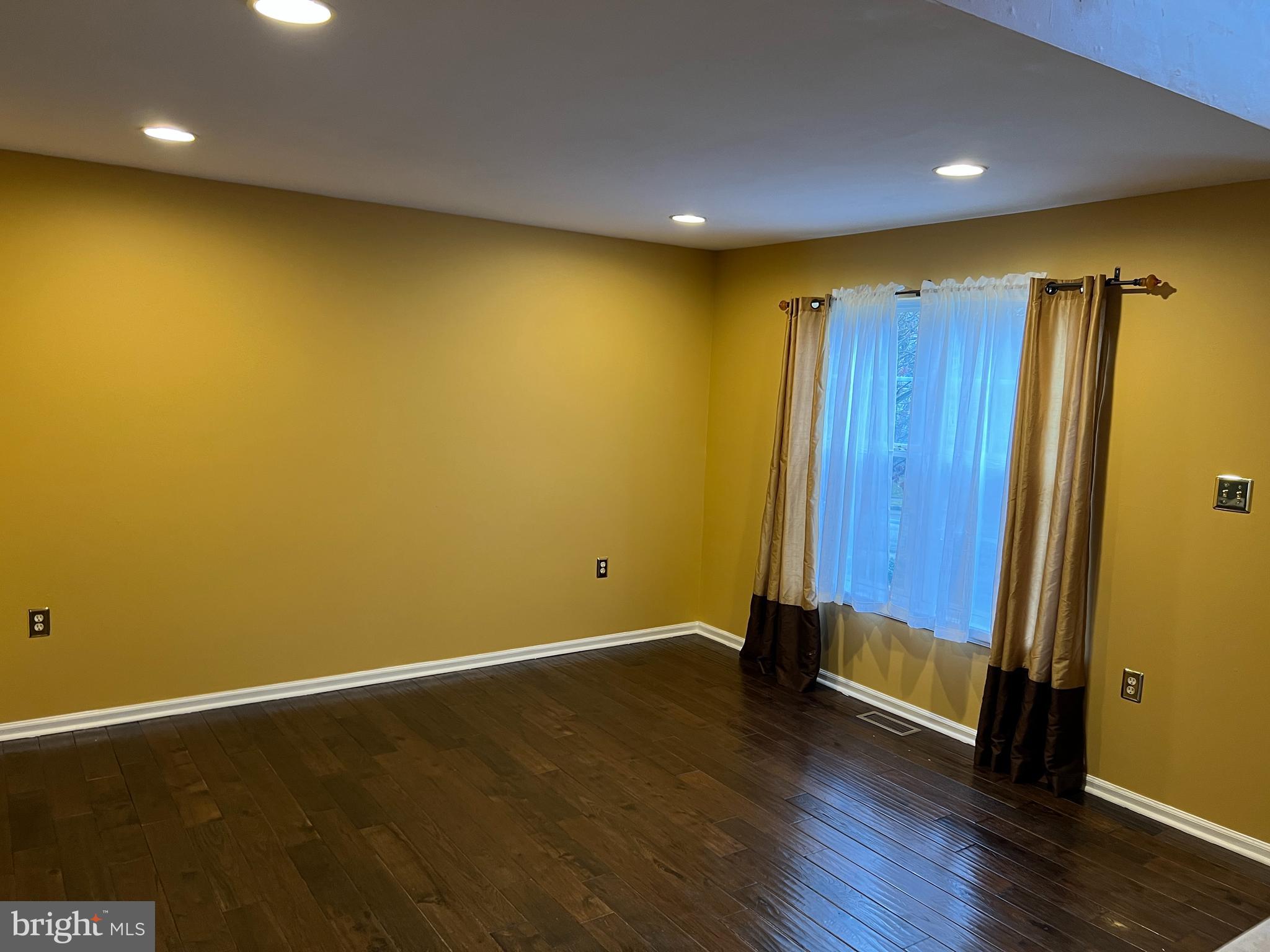 PHILADELPHIA, Pennsylvania, 19128, United States, 4 Bedrooms Bedrooms, ,3 BathroomsBathrooms,Residential,For Sale,2009275