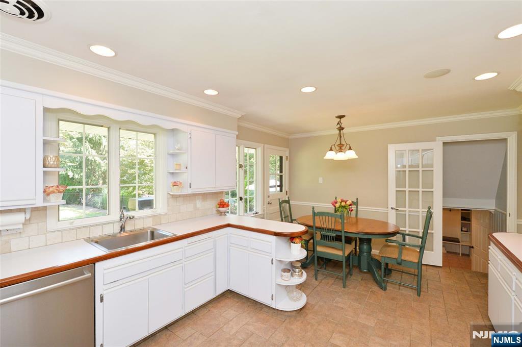Wyckoff, New Jersey, 07481, United States, 4 Bedrooms Bedrooms, ,3 BathroomsBathrooms,Residential,For Sale,1950847