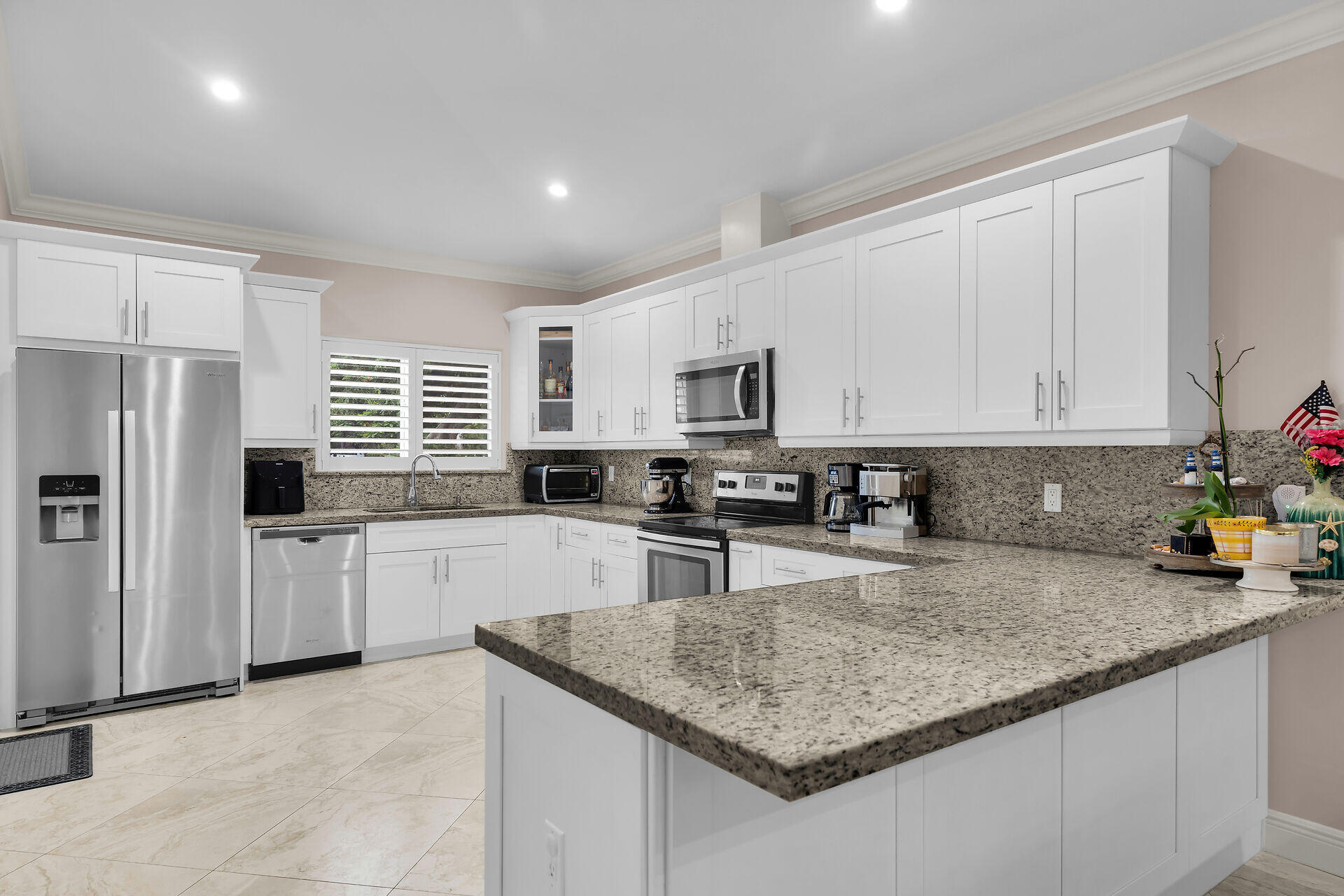 KEY LARGO, Florida, 33037, United States, 3 Bedrooms Bedrooms, ,2 BathroomsBathrooms,Residential,For Sale,1950983