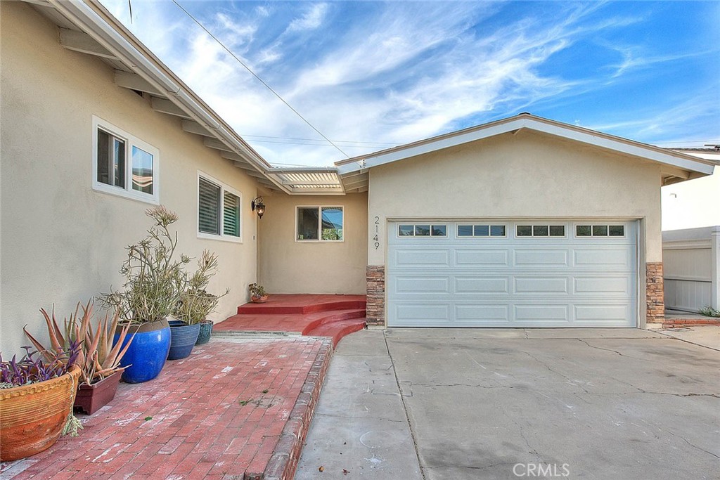 Anaheim, California, 92804, United States, 4 Bedrooms Bedrooms, ,2 BathroomsBathrooms,Residential,For Sale,1923190
