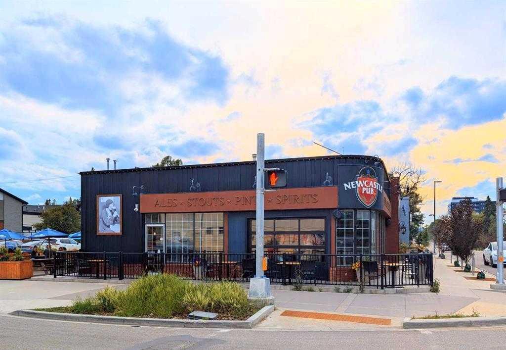 CALGARY, Alberta, T3E 2V9, CA, 4 Bedrooms Bedrooms, ,5 BathroomsBathrooms,Residential,For Sale,1987778