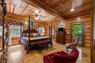 Murphy, North Carolina, 28906, United States, 3 Bedrooms Bedrooms, ,6 BathroomsBathrooms,Residential,For Sale,1933143