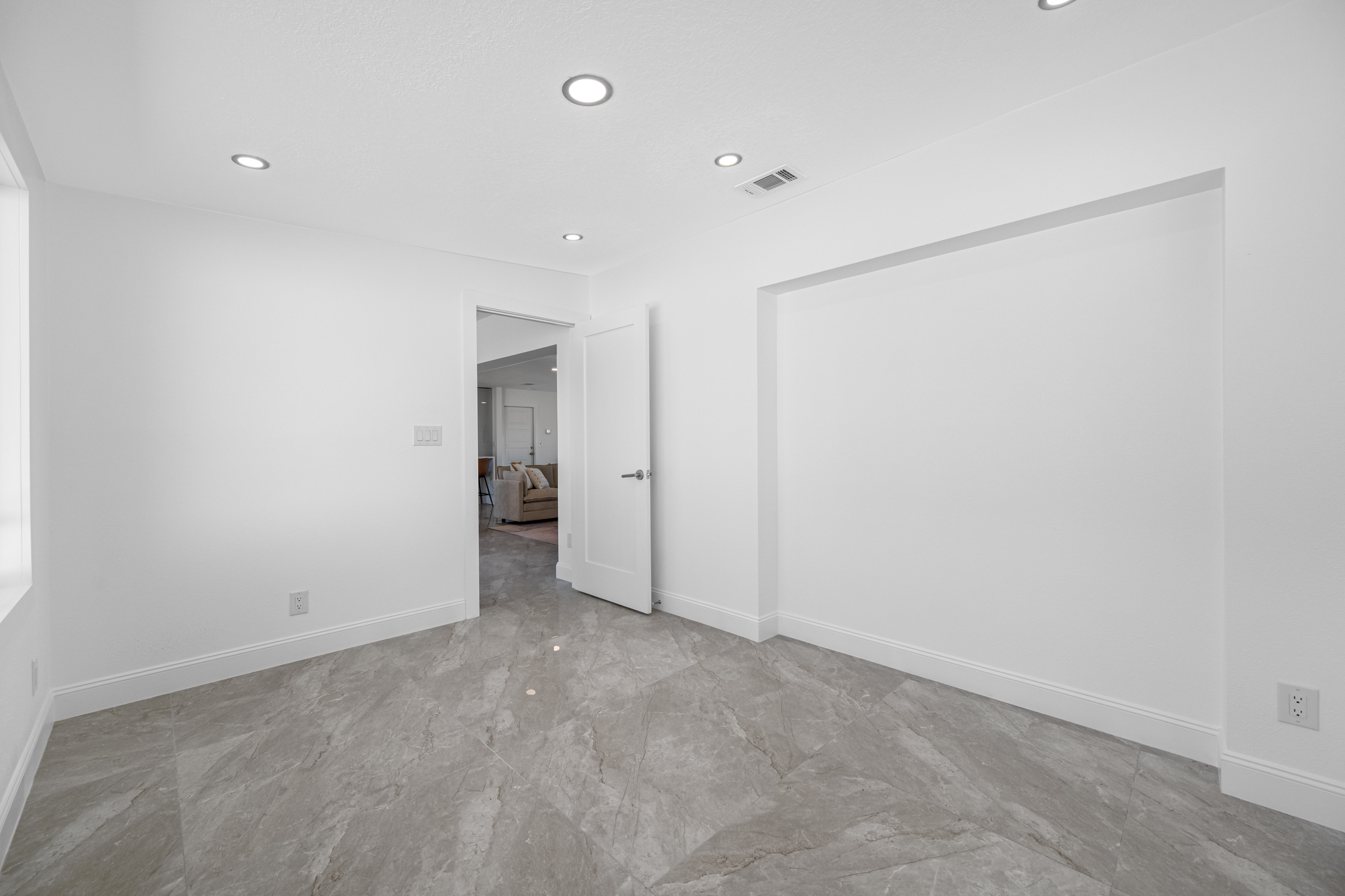 St Petersburg, Florida, 33707, United States, 3 Bedrooms Bedrooms, ,3 BathroomsBathrooms,Residential,For Sale,2017705