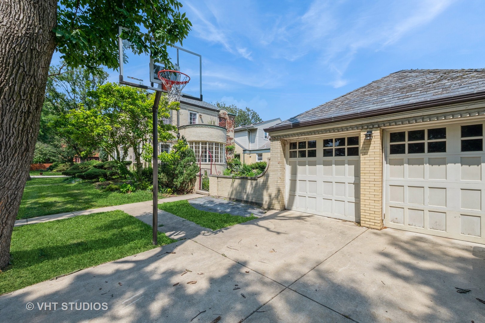 Chicago, Illinois, 60643, United States, 4 Bedrooms Bedrooms, ,3 BathroomsBathrooms,Residential,For Sale,1910863
