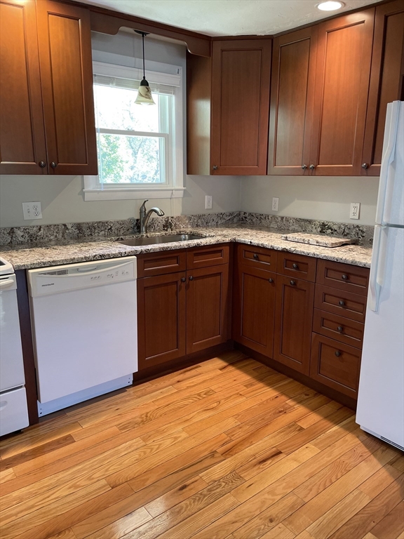 Grafton, Massachusetts, 01519, United States, 3 Bedrooms Bedrooms, ,1 BathroomBathrooms,Residential,For Sale,1982676